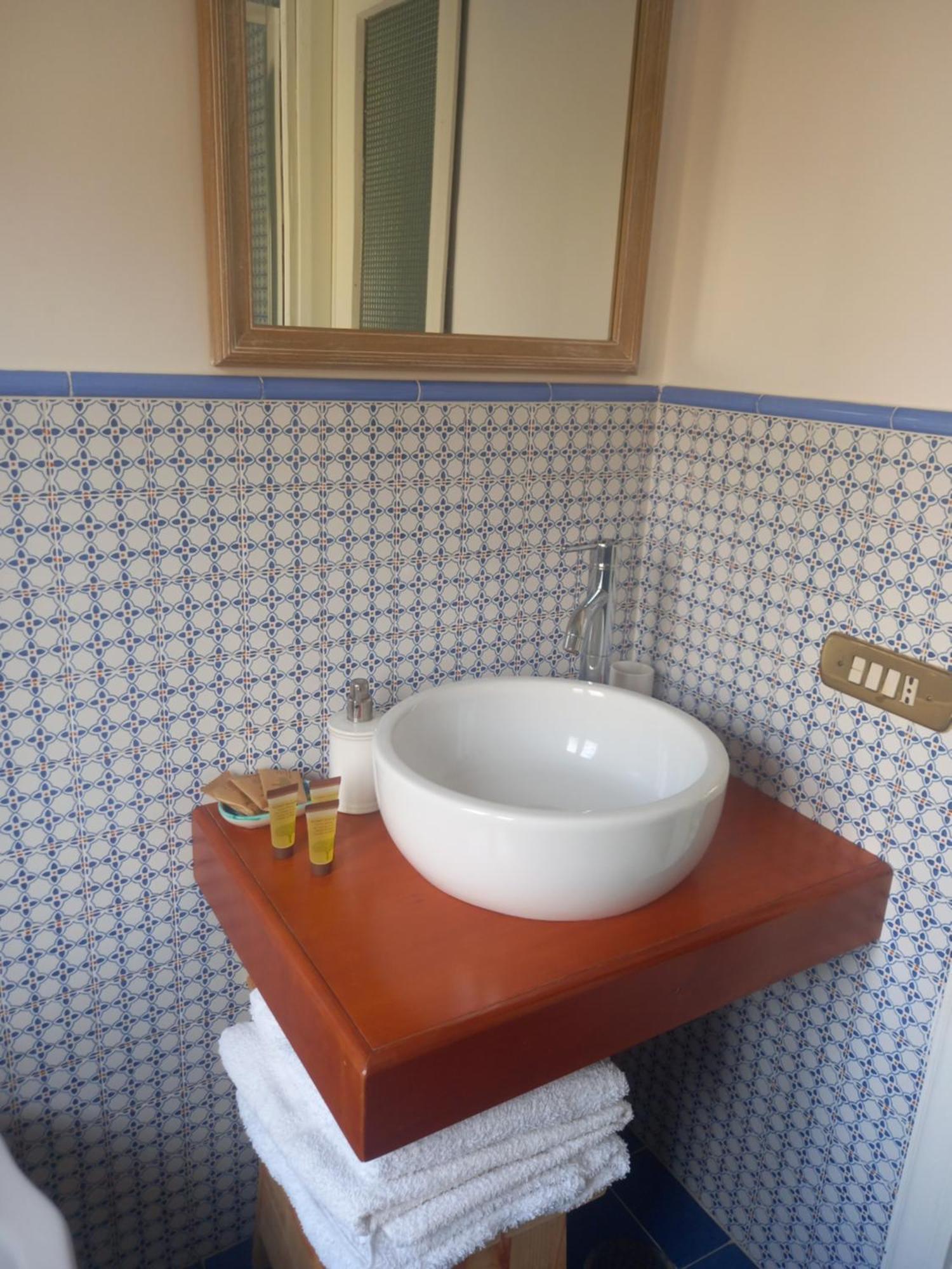 99 Scalini Bed & Breakfast Napoli Dış mekan fotoğraf